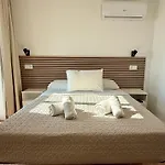 Pura Vida Bed & Breakfast 3*