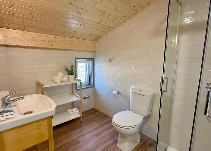 לינה וארוחת בוקר Pura Vida בליאל